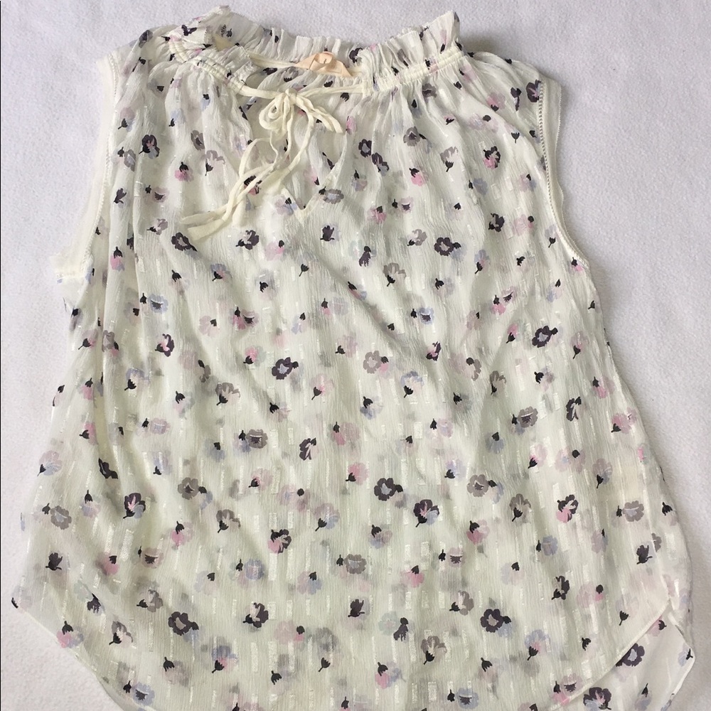 Cream, flowery blouse!